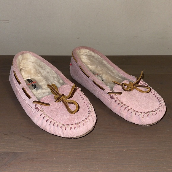 Minnetonka Pink Suede Moccasins - Women’s Size 5 - Picture 4 of 8